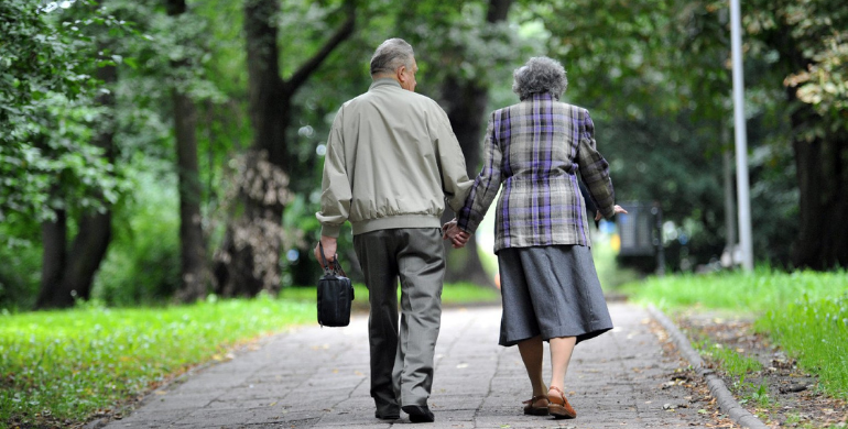 Скільки живуть українці: в Держстаті назвали тривалість життя